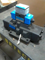  Vickers DG5V-10-W-2C-T-M-WL-B-10 Directional Control Valve 2-St Image