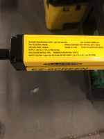  Banner SLSVAE30-1500Q8 EZ-Screen Light Curtain Emitter Image