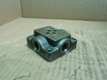  Vickers DGMS-3-1E-10-S Subplate Valve 466390 Image