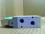  SMC VP542-3DZ1-02TB Solenoid Valve Single Solenoid 3 Port 2 Pos Image