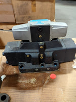  Vickers DG5V-10-A-33C-M-B-10 Directional Control Valve Image