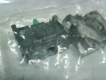  Allen Bradley 800FM-F3MX10 Green Flush Non-Illuminated Push But Image