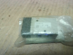  SMC VZA422-P-01 Pneumatic Solenoid Valve N.O. 1/8"NPT Image