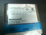  Honeywell C6097A1053 Gas Pressure Switch 1/4' NPT Auto Recycle Image