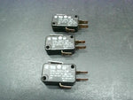  Honeywell V3L-3001-D8 Micro Switch (3 PCS) 15.1A 1/2HP 125/250 VAC 1/2A 125 VDC 1/4 250 VDC (V7-1C17D8-002) Image