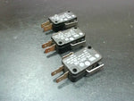  Honeywell V3L-3001-D8 Micro Switch (3 PCS) 15.1A 1/2HP 125/250 VAC 1/2A 125 VDC 1/4 250 VDC (V7-1C17D8-002) Image