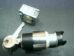  Siemens 3SB3500-4LR11 Keyed Selector Switch Image