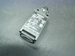  Omron D4N-2B32 Industrial Roller Push Limit Switch AC-15 3A/240VAC Image