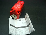  Allen Bradley 440K-M2NNNDS Guardmaster Safety Interlock Switch 240V 3A Image
