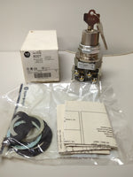  Allen Bradley 800T-J44KC1B 3 Position Maintained Cylinder Lock Selector Switch 2NC 2NO Image