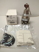  Allen Bradley 800T-J44KC1B 3 Position Maintained Cylinder Lock Selector Switch 2NC 2NO Image