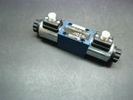  Rexroth R901272928 Directional Valve 4P Connector w/ Pin Spring Return 24 VDC Image
