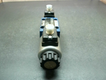  Rexroth R901272928 Directional Valve 4P Connector w/ Pin Spring Return 24 VDC Image