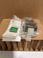  Allen Bradley 800MB-CPA16GAS Small Square Illuminated Push Button Green Lens Image