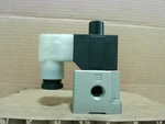  SMC VT317 3-Port Solenoid Valve 120VAC @ 60Hz - 110VAC @ 50/60Hz Image