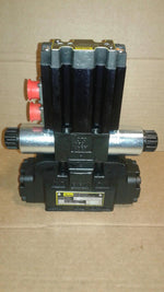  Parker D31FLA32CC4NW0013X6320 Dual Solenoid Directional Valve Image