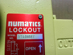  Numatics VT40N08Y Manual Lock Out Valve 1" Image