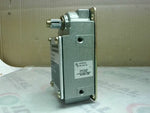  Telemecanique L100WTR2M10 Limit Switch 600V 10A Image
