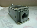  Telemecanique L100WTR2M10 Limit Switch 600V 10A Image