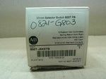  ALLEN BRADLEY 800T-J5KE7B Standard Knob Selector Switch 3 Position Spring Return Image