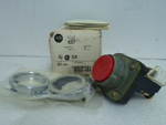  Allen Bradley 800T-A6A /T Red Momentary Push Button 1-NO/NC Image