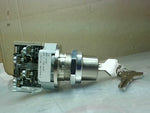  Allen Bradley 800T-H33A Keyed Selector Switch 2-Position Maintained 30mm Image