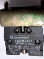  Telemecanique ZB2BE102 Two Position Rotary Type Switch 24968 Factory Sealed Package Image