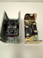  Allen Bradley 800S-2SA /M Push Button Station Standard Duty 600VAC Image