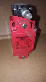  Honeywell GSAB40A1A Top Roller Snap Switch Image