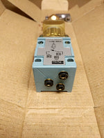  Parker PXM-JB111012 Pneumatic Pressure Switch Image