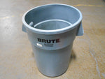  CAN, RUBBERMAID - 2643, Brute 44 Gallon Round Trash Can, Gray Image
