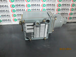  SWITCH, ALLEN BRADLEY 836T-T251J, 836T PRESSURE CONTROLS - TRADITIONAL MACHINE TOOL, T - STYLE PRESSURE CONTROL. 30 HG VACUUM...35 PSI. ENCLOSURE TYPE 1, 4 AND 13 INDUSTRIAL USE.. S.P.D.T. , 2 - CIRCUIT CONTACT BLOCK. Image