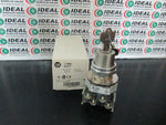  Allen Bradley 800T-H3305B 0.5mm Selector Switch 2 Position Image