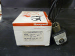  HONEYWELL, SOLENOID VALVE SKINNER NO. 71215SN2VN00NOC111P3115 VAC Image
