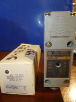  ALLEN-BRADLEY, - 802PR-LAAE1 PROXIMITY SWITCH AC LS FRONT SN 13MM SH NO MINI Image