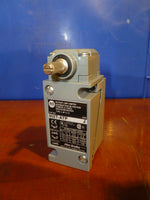  ALLEN-BRADLEY, - 802T-ATP LIMIT SWITCH OILTIGHT TYPE 4/13 LEVER TYPE Image