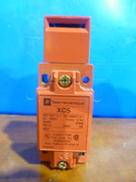  TELEMECANIQUE #XCS A703 SAFETY INTERLOCK 2NC/1NO W/O LED NOT LOCKING Image