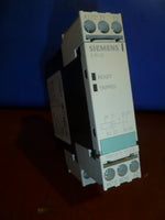  SIEMENS - 3RN1010-1CG00 MOTOR PROTECTOR 1NO/1NC 110VAC SCR CONNECTOR Image