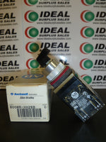  Allen Bradley 800MR-HH2BB 2-Position Selector Switch Maintained Black Knob 2NO 2NC Image