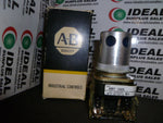  ALLEN-BRADLEY, 800T-QA24 - PUSHBUTTON, BLUE, 30.5MM TYPE 4/13 MOM. CONTACT PB-ILLUM. Image