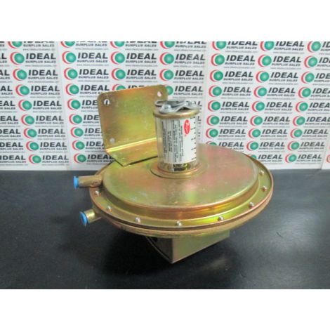 Dwyer 1638-5 Large Diameter Pressure Switch  Range 2-6" - New No Box